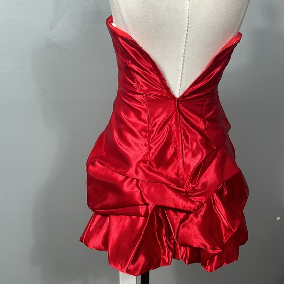 Gunne Sax Jessica McClintock Red Satin Strapless Dress Size 1 - Picture 3 of 11